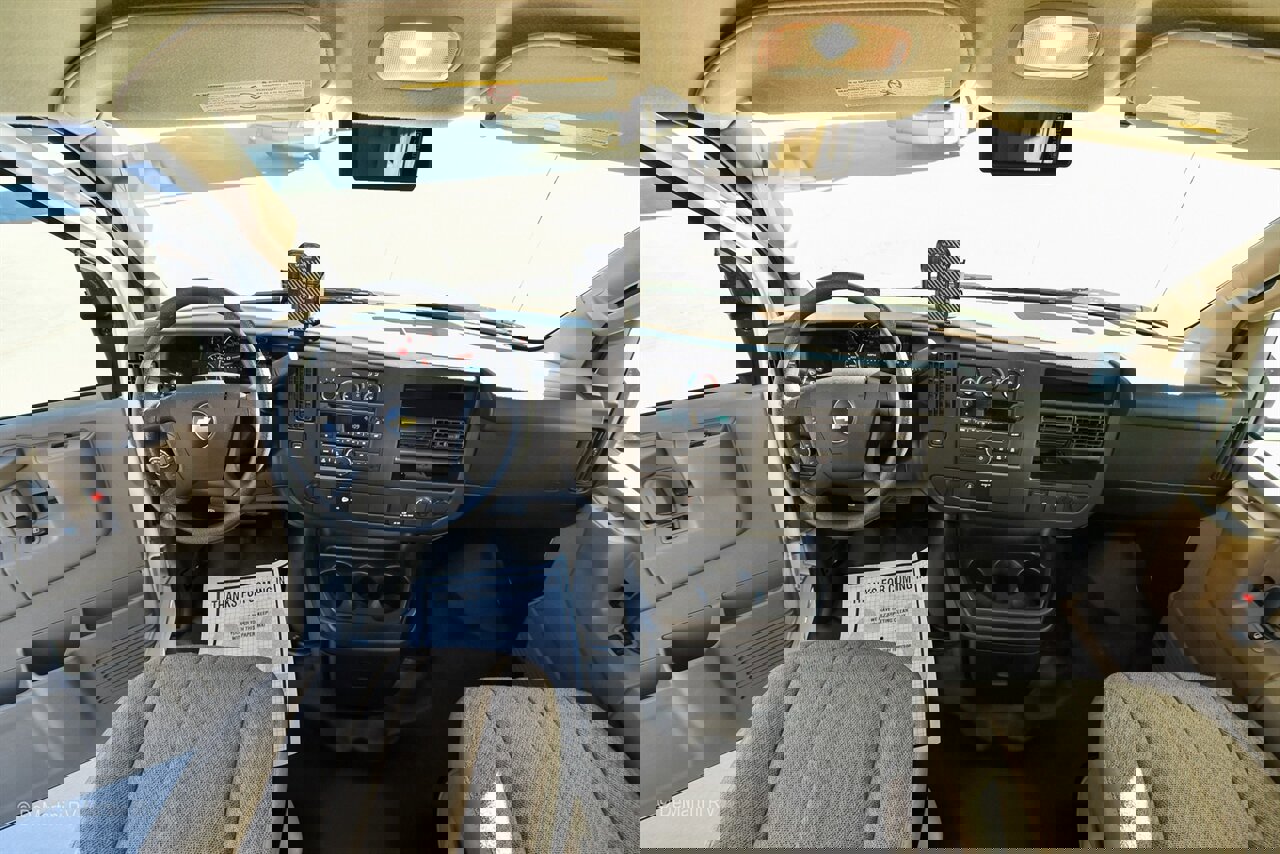 Used 2018 Chevrolet Express 4500 w/ RV Package RWD image 17