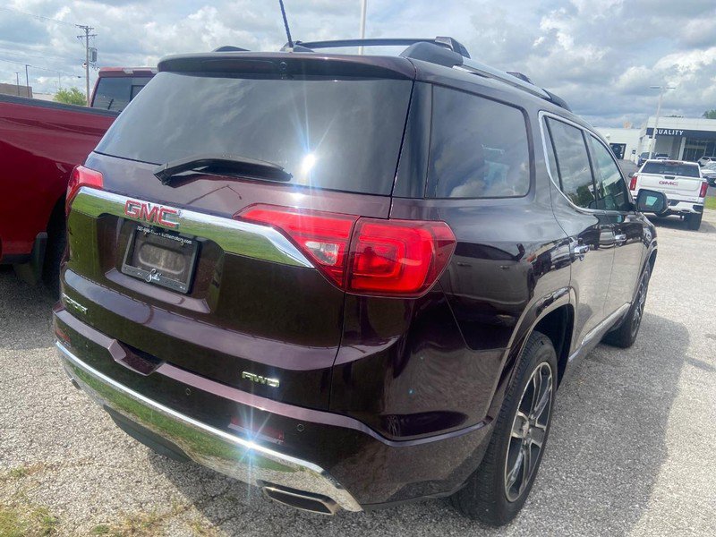 Used 2017 GMC Acadia Denali w/ Technology Package AWD/4WD image 6