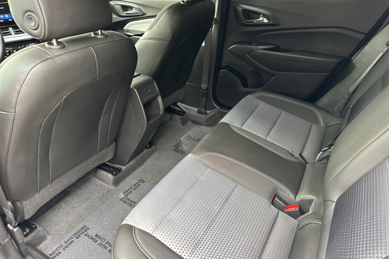 Used 2025 Chevrolet Trax LT w/ Driver Confidence Package image 14