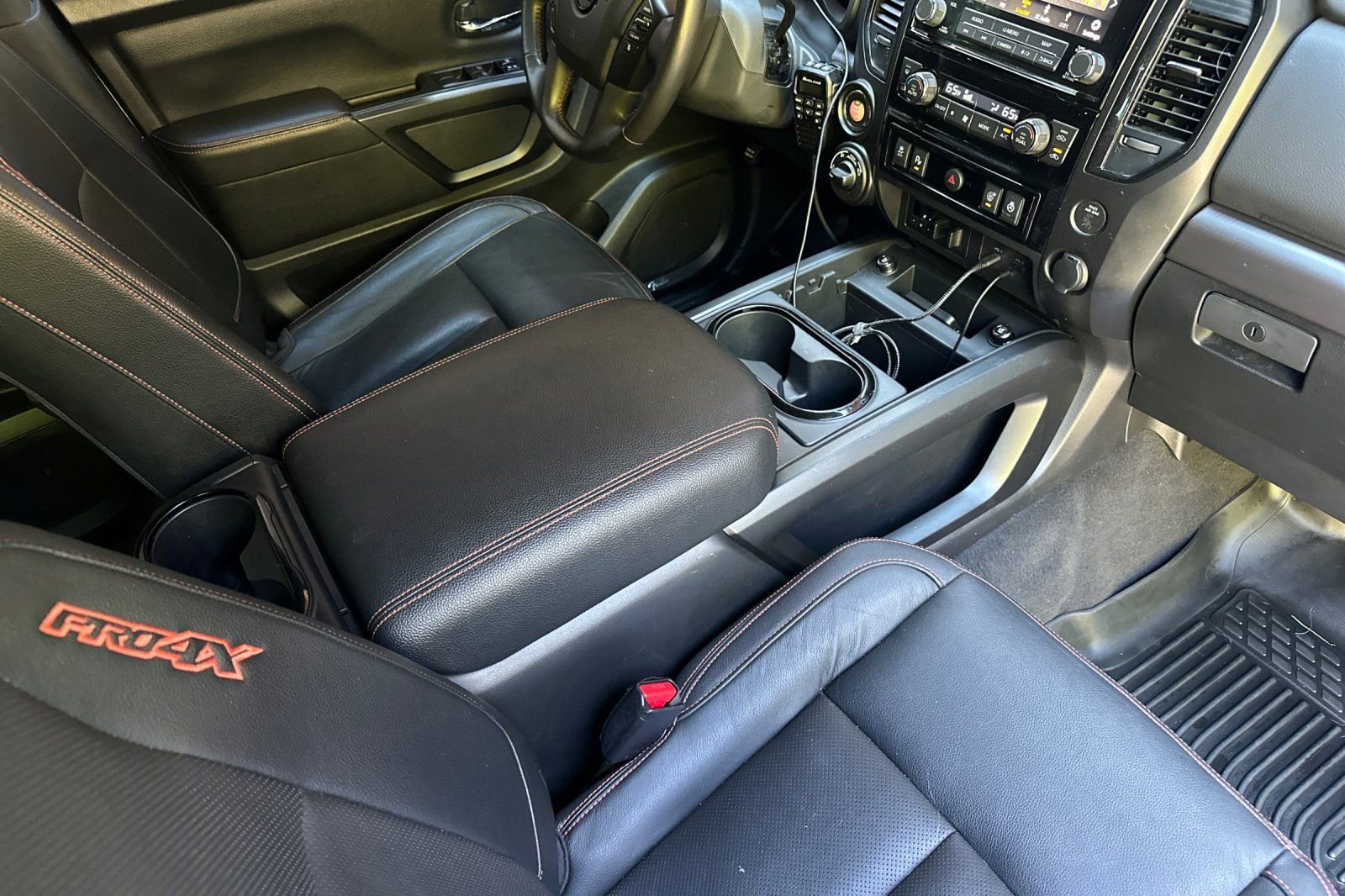 Used 2021 Nissan Titan PRO-4X w/ Pro-4x Convenience Package AWD/4WD image 15