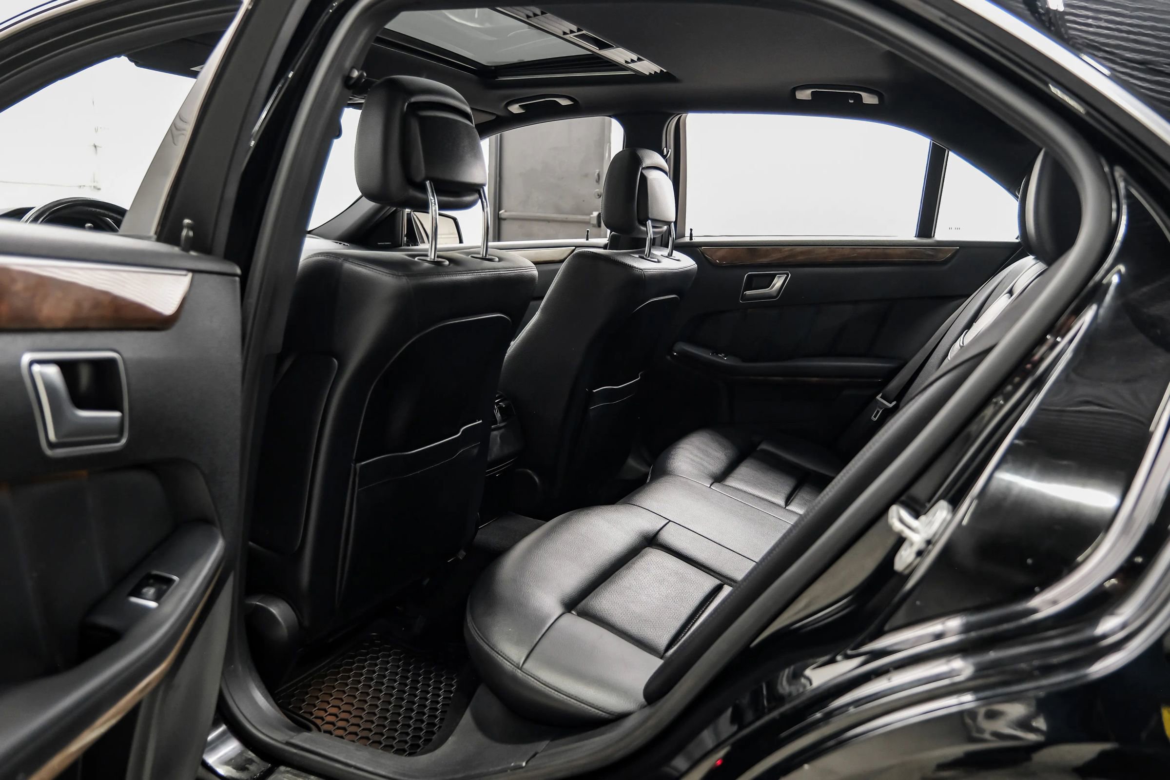Used 2013 Mercedes-Benz E 350 4MATIC Sedan w/ Premium 1 Pkg image 42