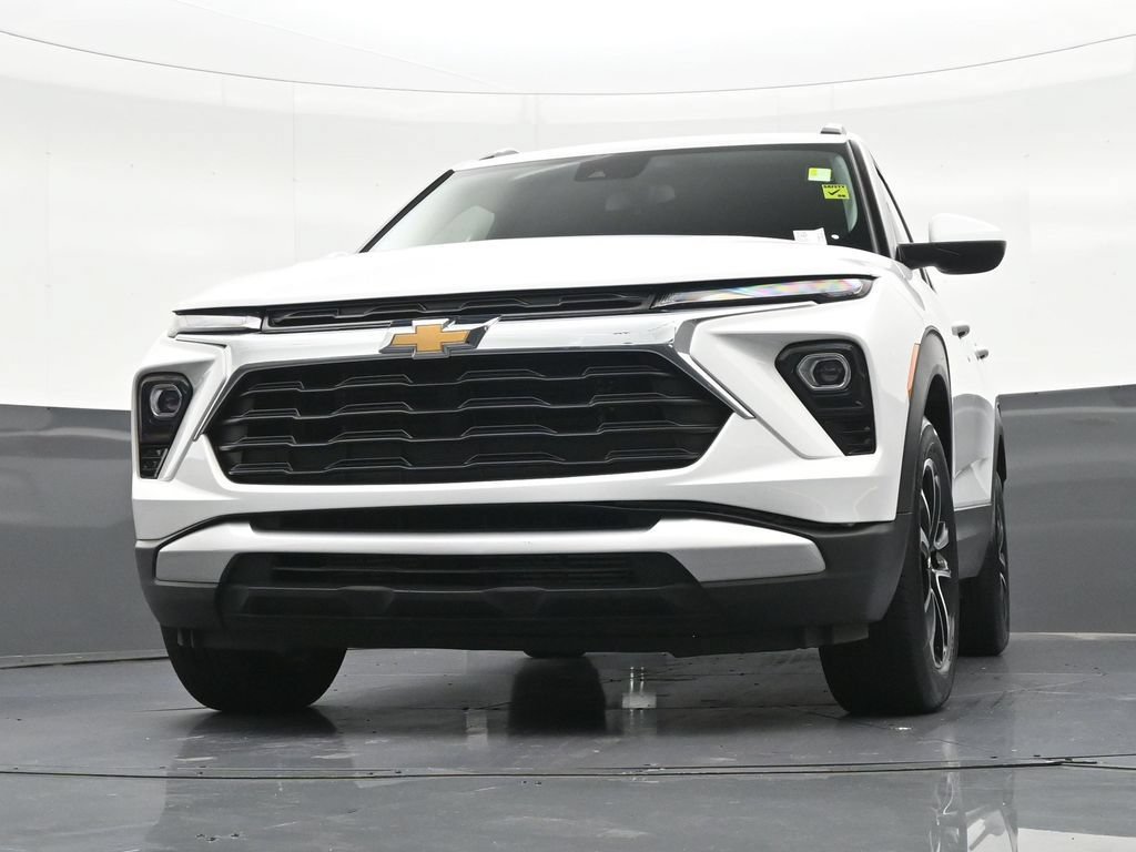 Used 2025 Chevrolet TrailBlazer LT FWD image 32