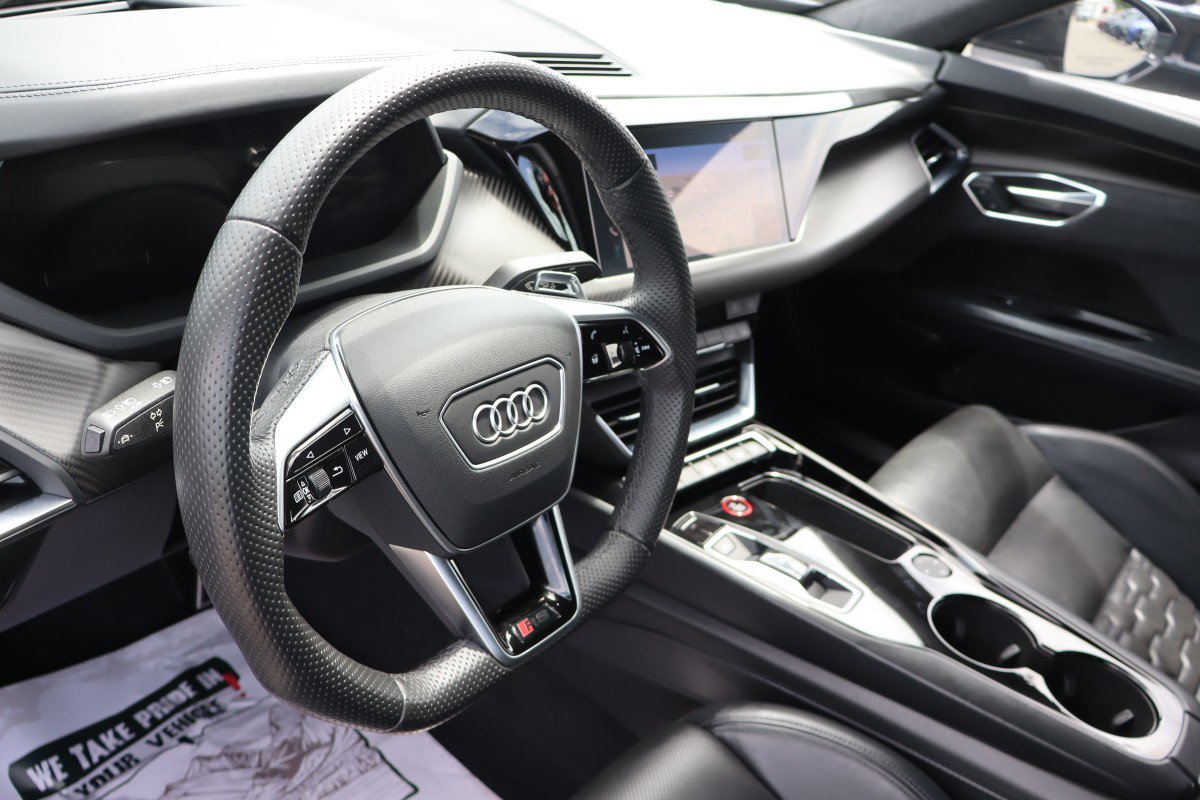 Used 2023 Audi RS e-tron GT w/ Carbon Performance Package AWD/4WD image 9