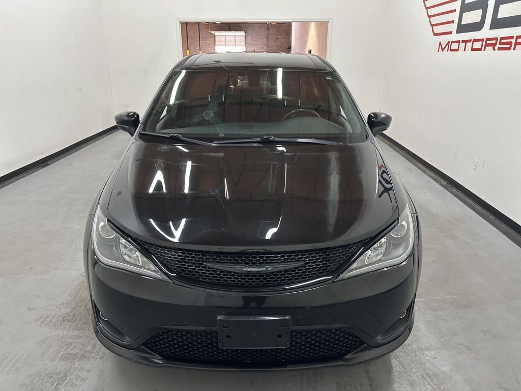 Used 2018 Chrysler Pacifica Touring Plus w/ S Appearance Package image 3