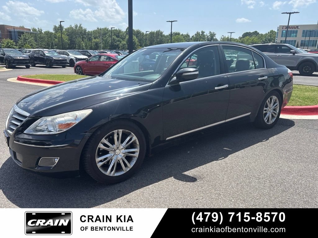 Used 2011 Hyundai Genesis 4.6 RWD image 3