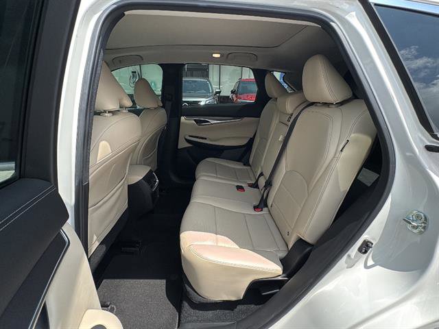 Used 2022 INFINITI QX50 Luxe FWD image 16