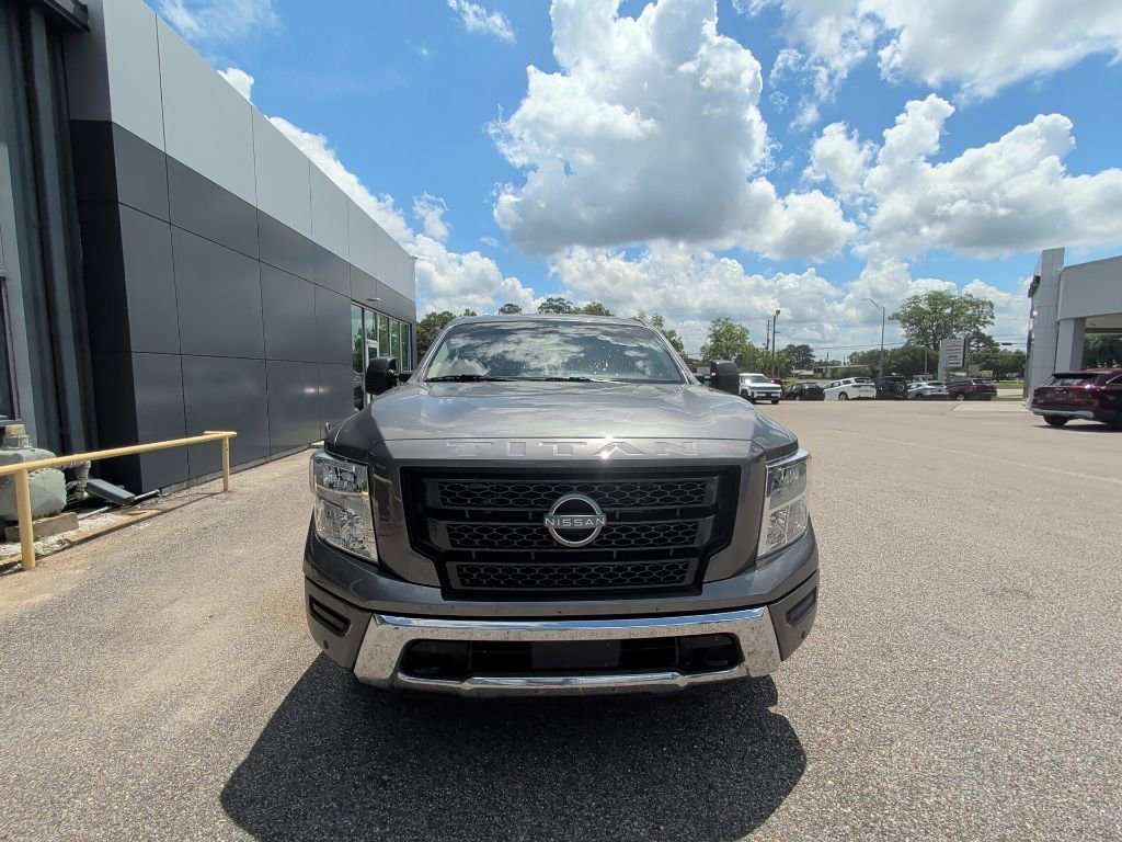 Used 2023 Nissan Titan SV w/ SV Convenience Package AWD/4WD image 2