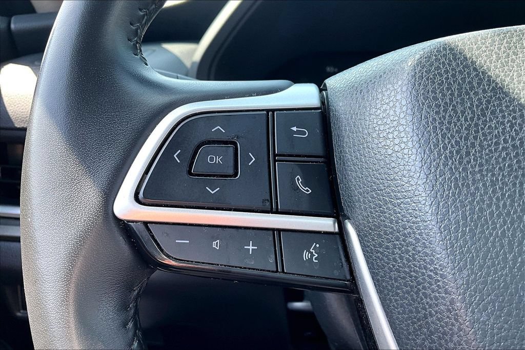 Used 2025 Toyota Grand Highlander AWD image 22