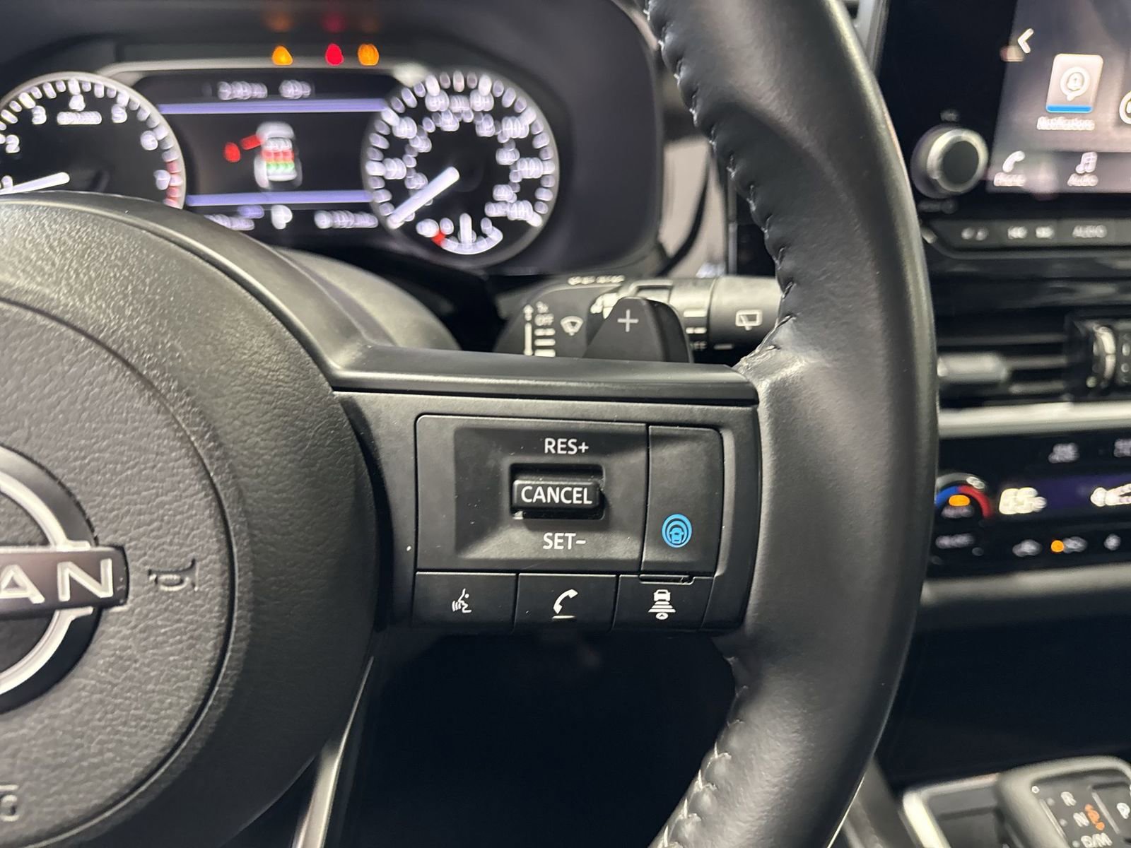 Certified 2025 Nissan Pathfinder SV image 20