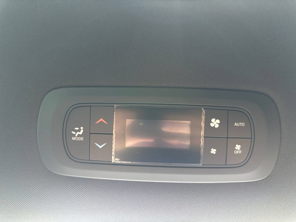 New 2025 Chrysler Pacifica Select FWD image 16