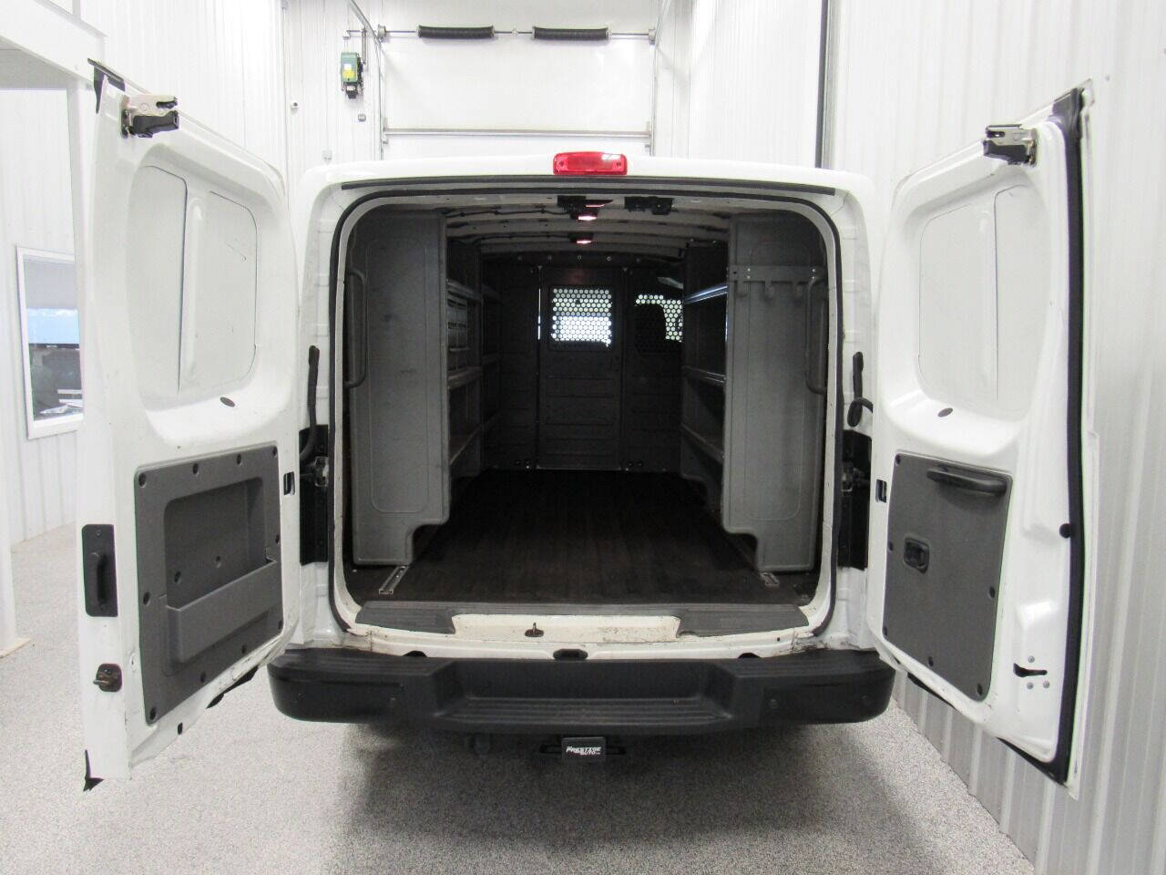 Used 2017 Nissan NV 3500 SV w/ Technology Package image 15