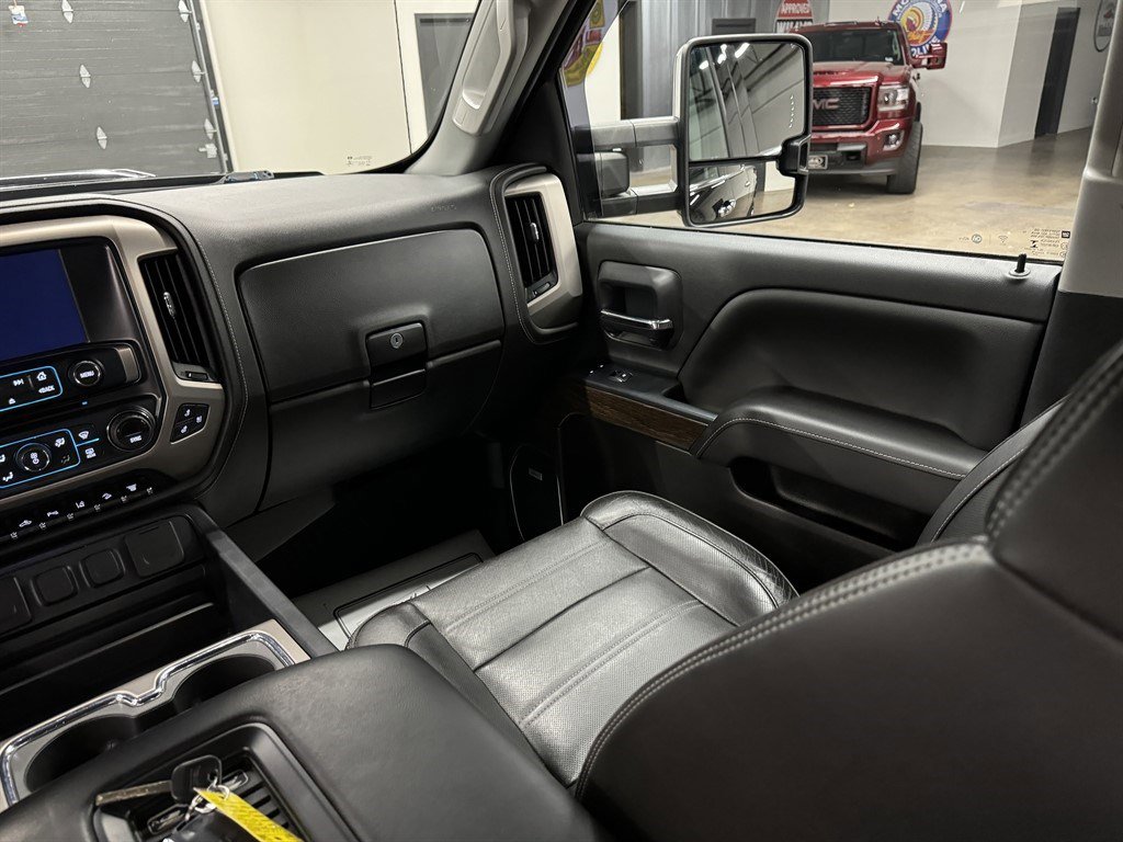 Used 2018 GMC Sierra 3500 Denali w/ Duramax Plus Package AWD/4WD image 31