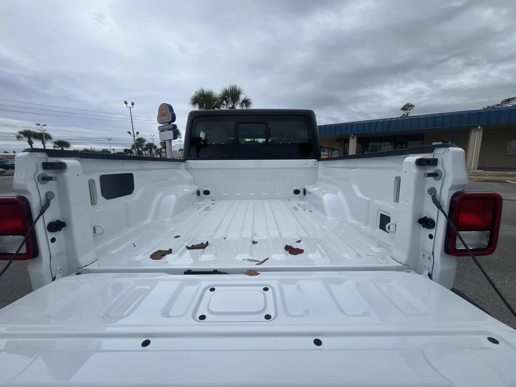 New 2026 Jeep Gladiator Sport AWD/4WD image 12