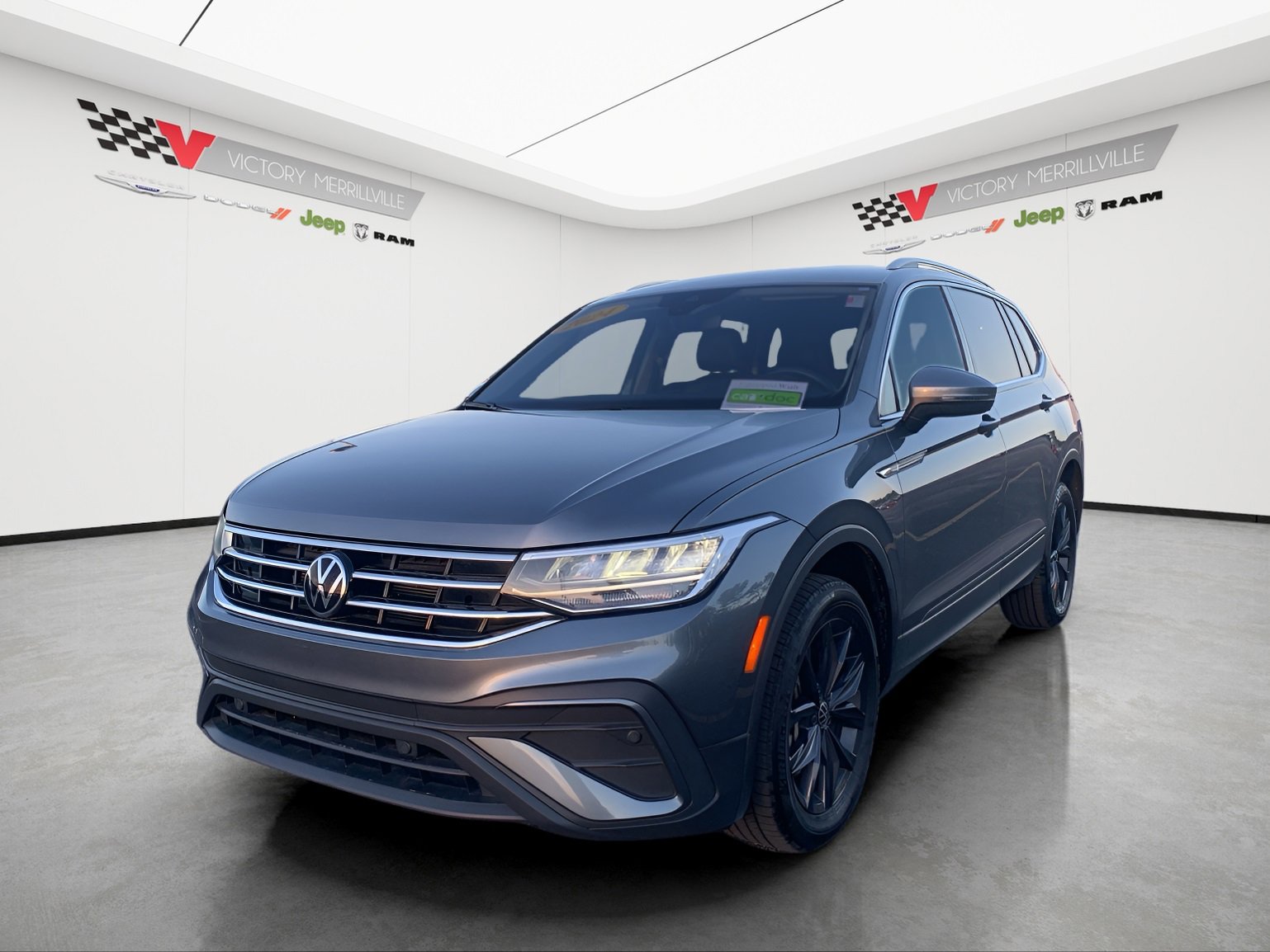 Used 2024 Volkswagen Tiguan SE