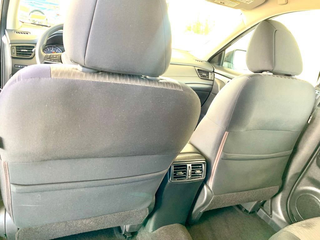 Used 2017 Nissan Rogue S image 14