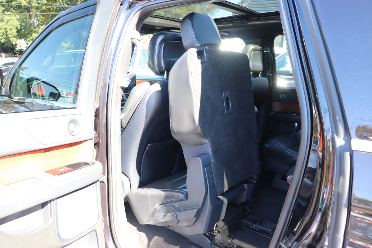 Used 2024 Lincoln Navigator L 4WD image 36
