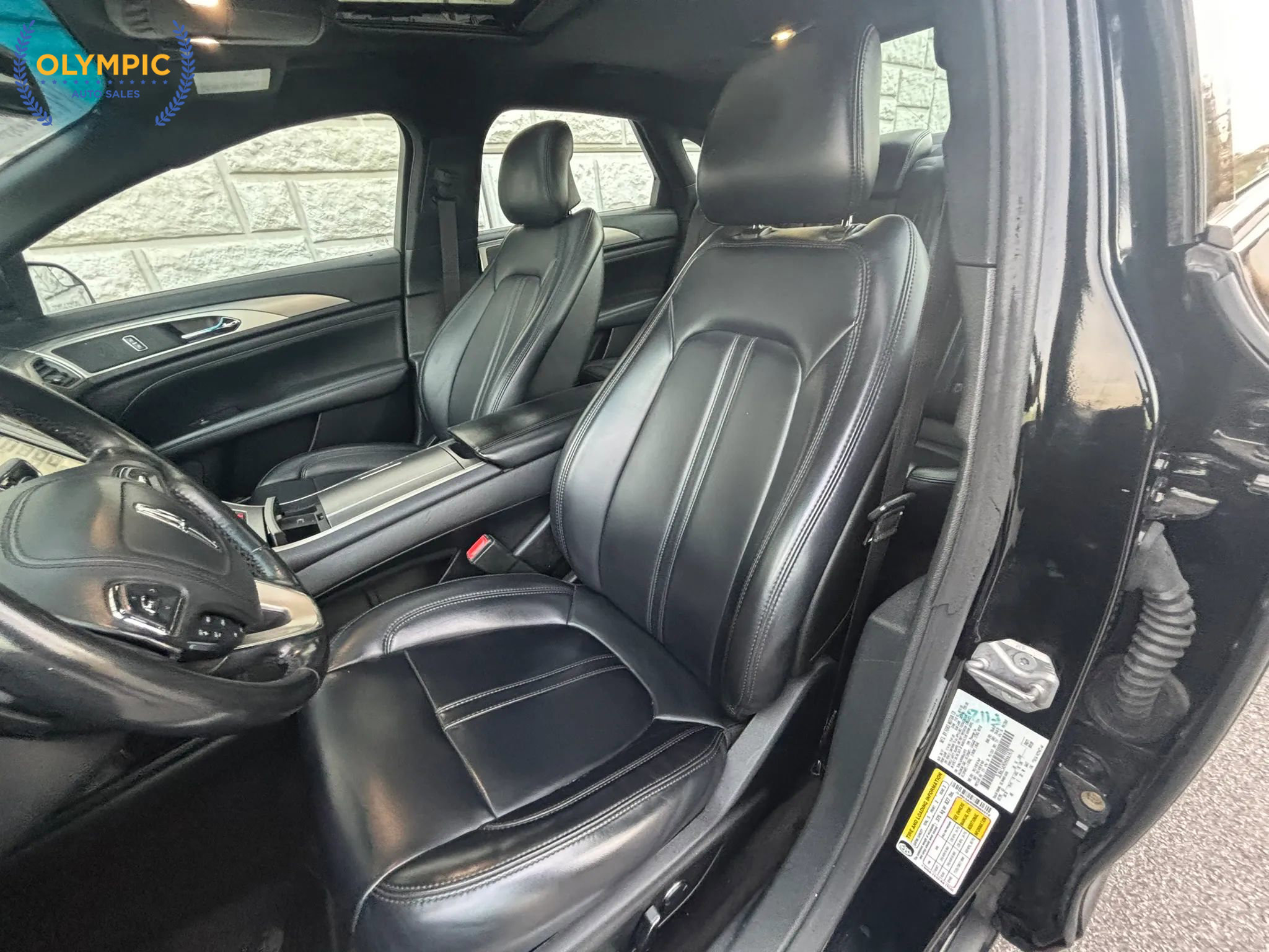 Used 2017 Lincoln MKZ Premiere image 32