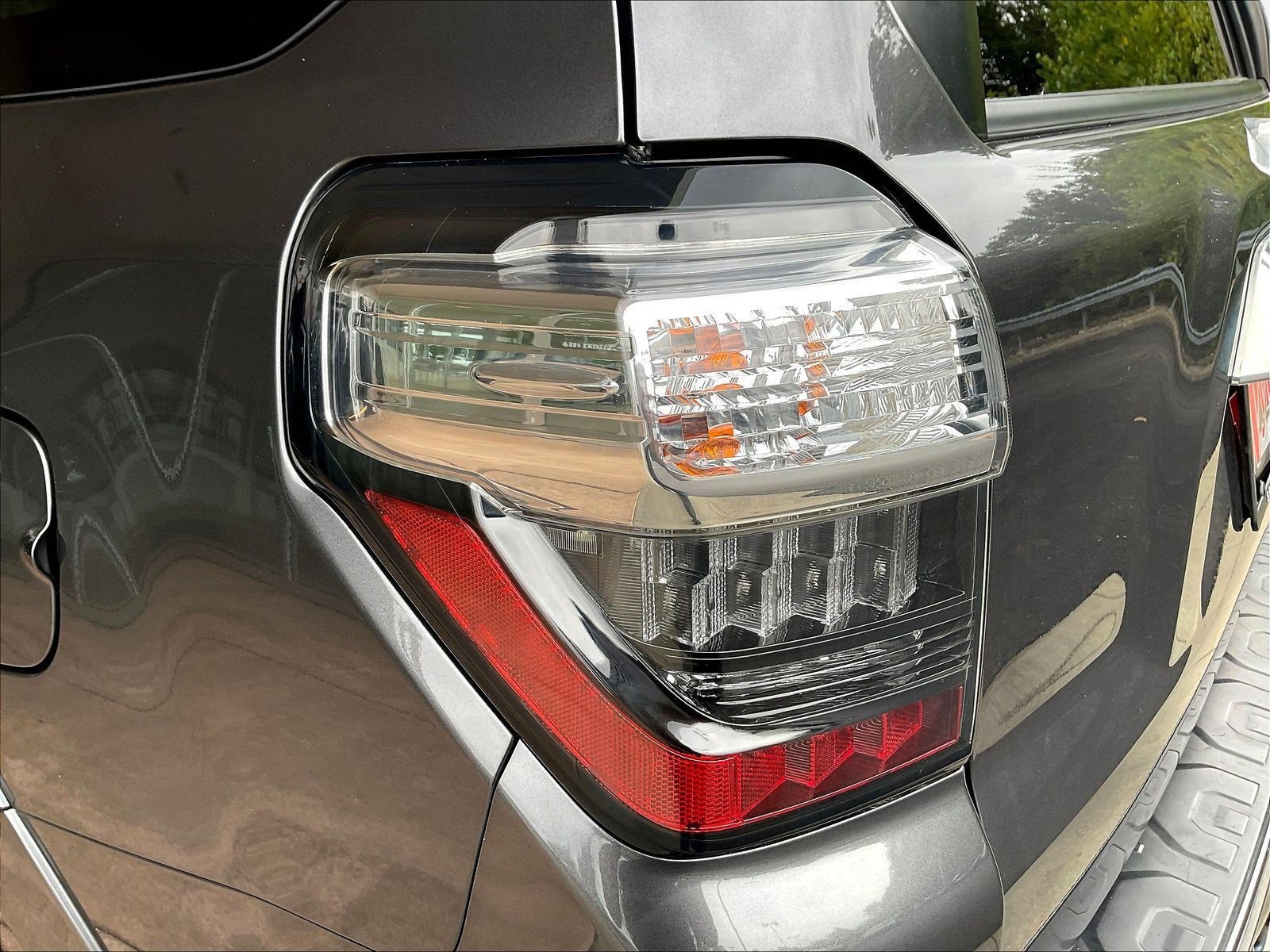 Used 2020 Toyota 4Runner Limited AWD/4WD image 23