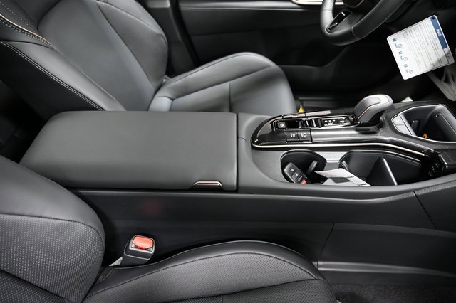 New 2025 Toyota Crown Signia image 22