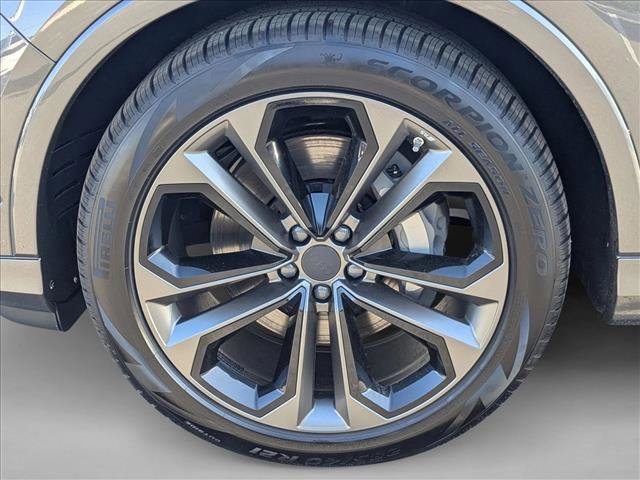 New 2026 Audi Q7 3.0T Premium Plus image 9