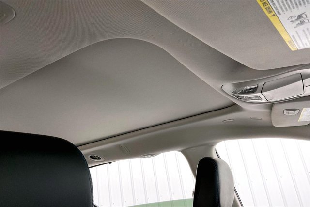 Used 2021 Chrysler Pacifica Touring-L w/ Uconnect Theater Family Group FWD image 22