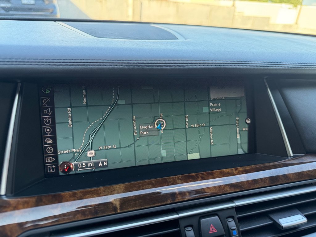 Used 2014 BMW 750Li xDrive AWD/4WD image 19