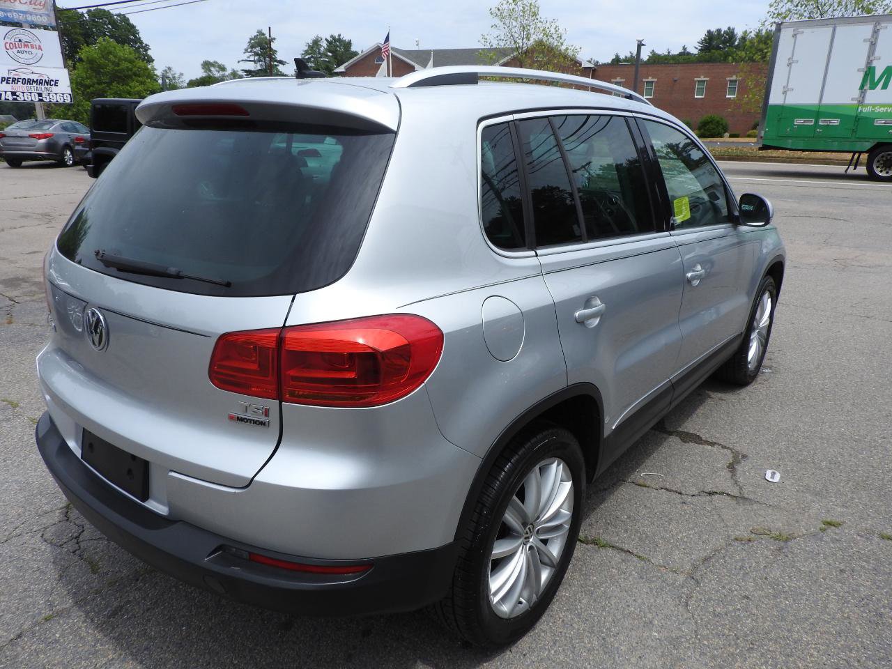 Used 2016 Volkswagen Tiguan SE AWD/4WD image 3