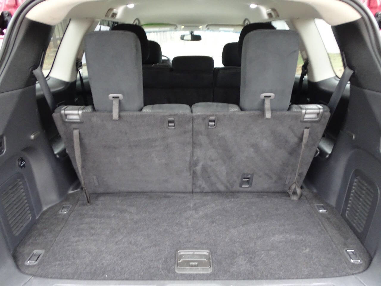 Used 2015 Nissan Pathfinder SV image 31