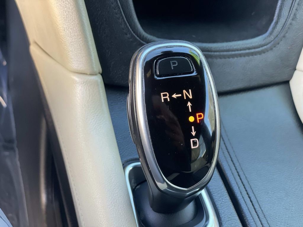 Used 2018 Cadillac XT5 Luxury w/ Driver Awareness Package image 15