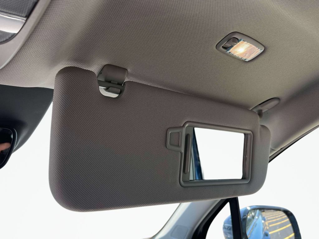 Certified 2025 Kia Sorento S AWD/4WD image 32