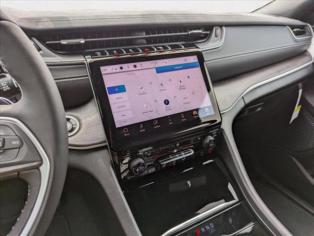 New 2025 Jeep Grand Cherokee L Limited w/ Black Appearance Package image 17