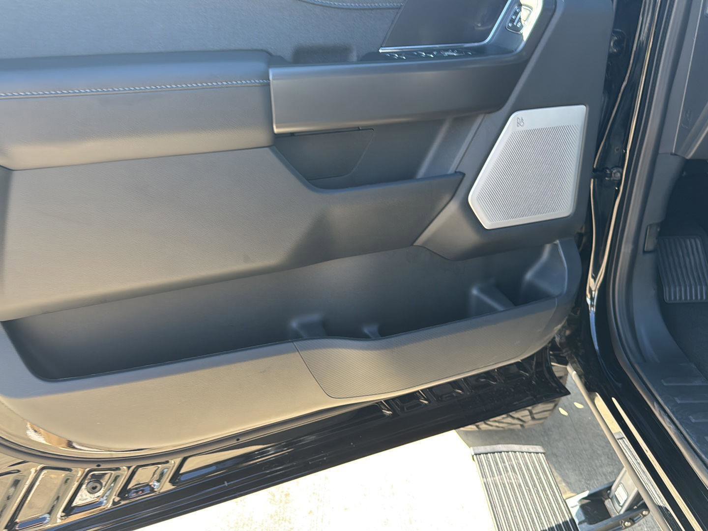 New 2025 Ford F150 Lariat w/ Equipment Group 502A High image 17