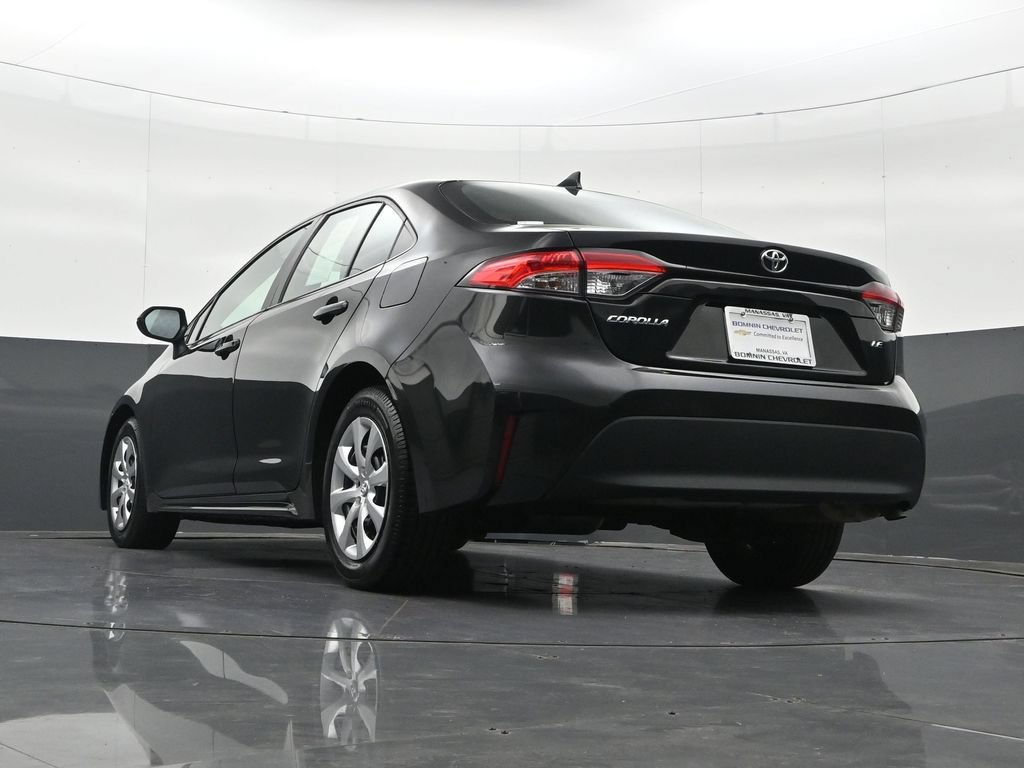Used 2024 Toyota Corolla LE FWD image 31