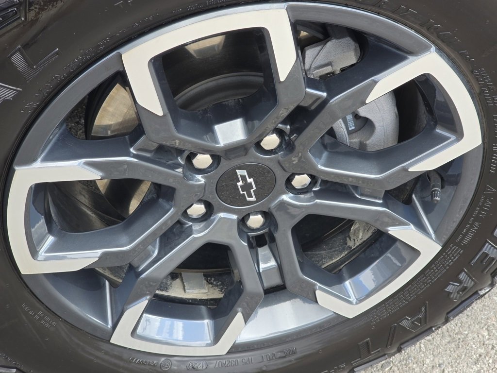 Used 2026 Chevrolet Equinox ACTIV w/ Convenience Package III image 16