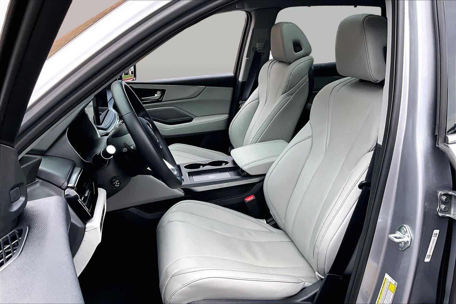 Used 2026 Acura MDX w/ Technology Package FWD image 8