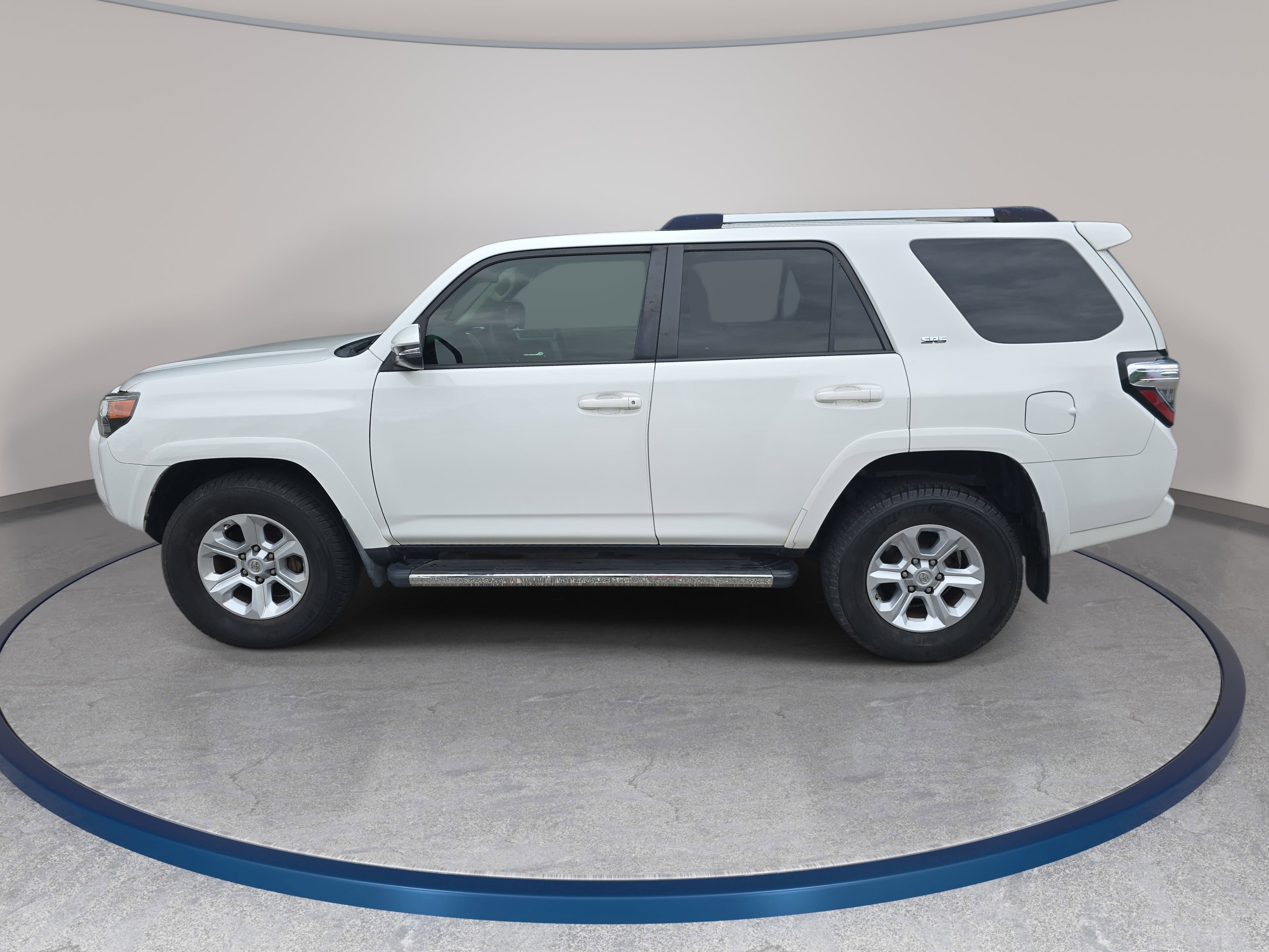 Used 2020 Toyota 4Runner SR5 Premium w/ Moonroof Package AWD/4WD image 8