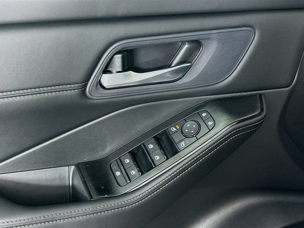 New 2026 Nissan Rogue Dark Armor AWD/4WD image 23