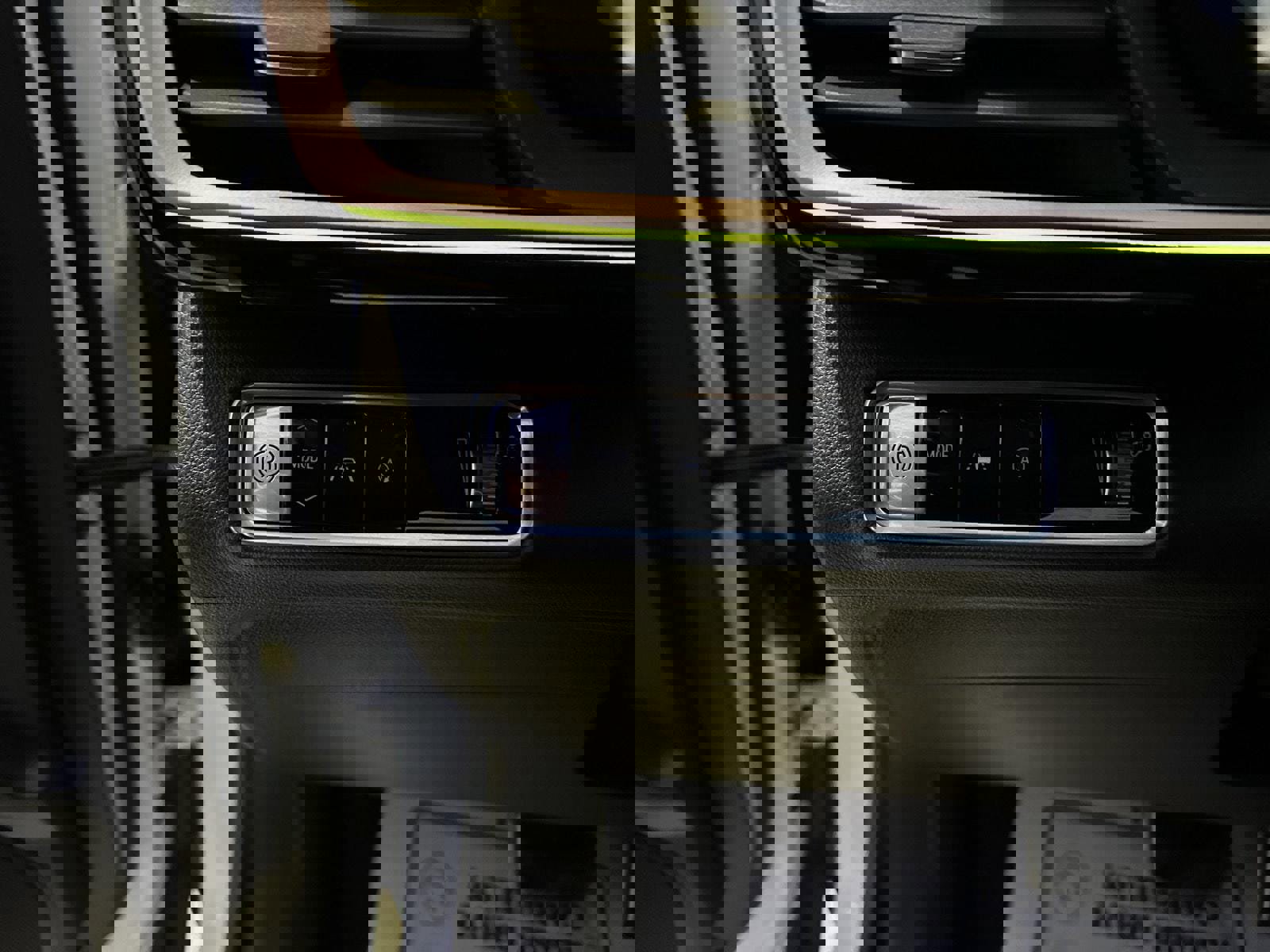 Used 2025 Buick Envision Sport Touring image 23