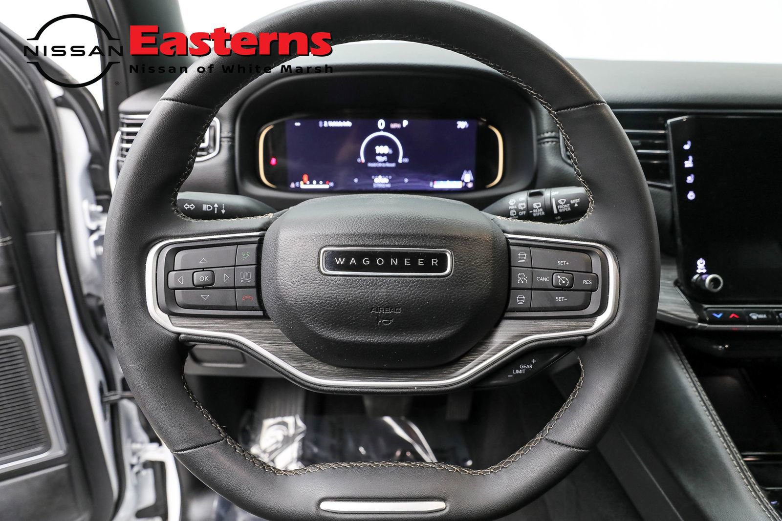 Used 2023 Jeep Wagoneer Series III w/ Preferred Equipment Group image 10