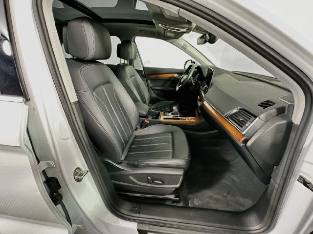 Used 2023 Audi Q5 2.0T Premium Plus w/ Premium Plus Package AWD/4WD image 29