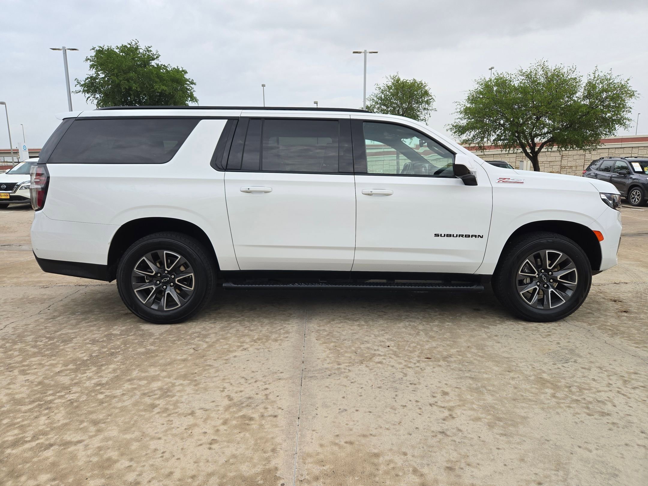 Used 2023 Chevrolet Suburban Z71 AWD/4WD image 2