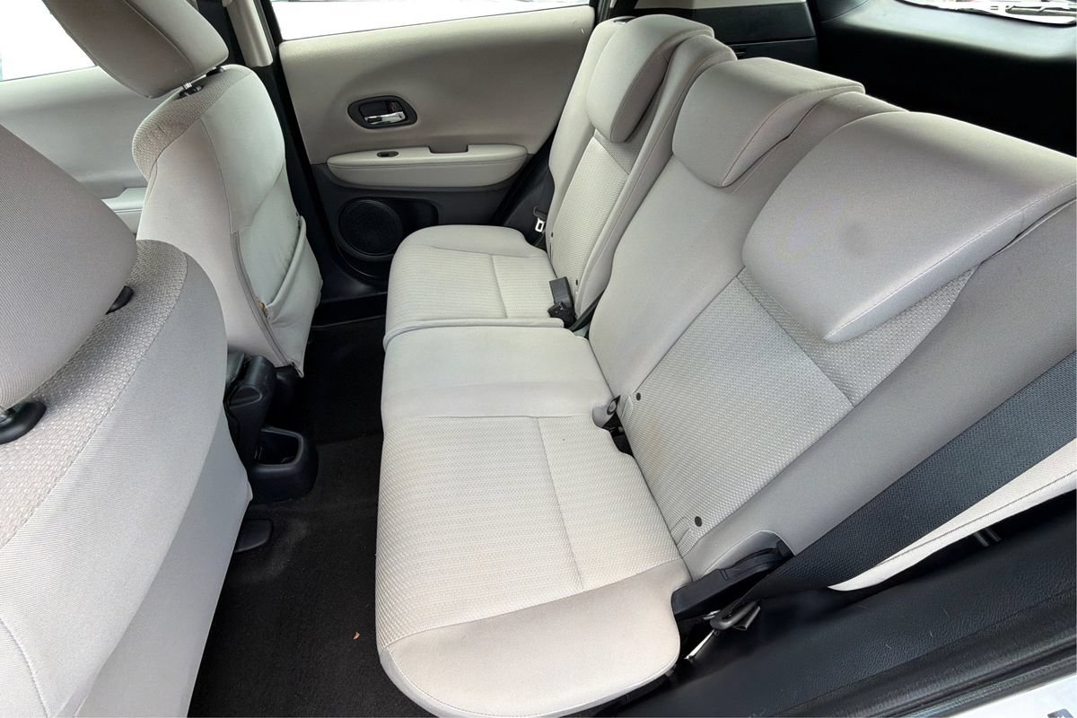 Used 2018 Honda HR-V LX image 10