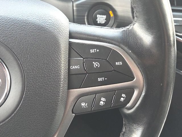 Used 2020 Jeep Grand Cherokee Limited w/ Premium Lighting Group AWD/4WD image 38