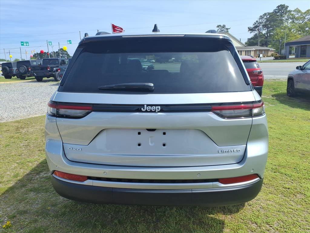New 2026 Jeep Grand Cherokee Limited AWD/4WD image 2