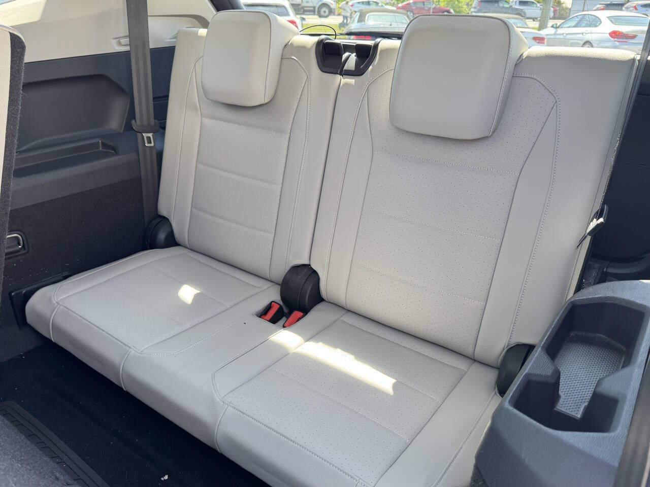 Used 2021 Volkswagen Tiguan SE image 12