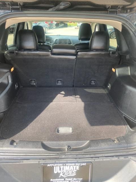 Used 2015 Jeep Cherokee Latitude AWD/4WD image 5
