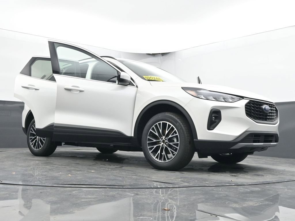 New 2026 Ford Escape SE w/ Class II Trailer Tow Package image 68