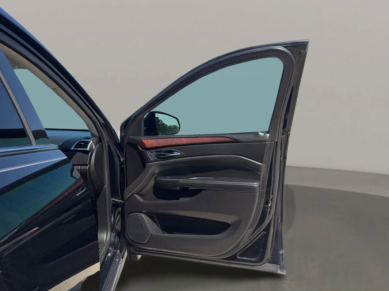 Used 2016 Cadillac SRX Luxury w/ Driver Awareness Package image 8