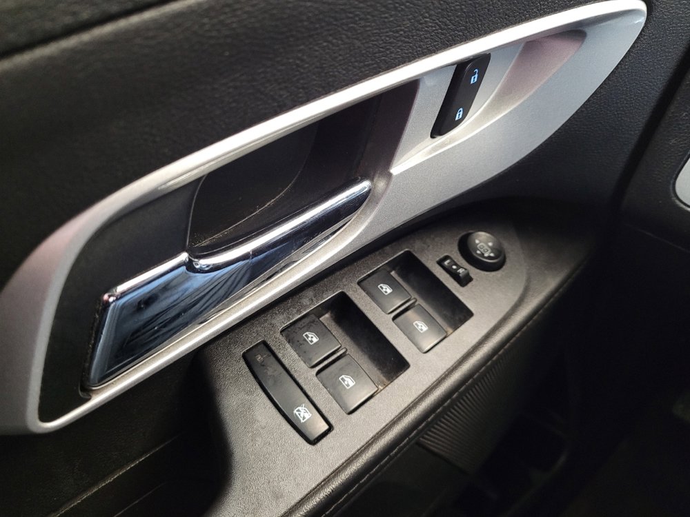 Used 2015 Chevrolet Equinox LS image 27