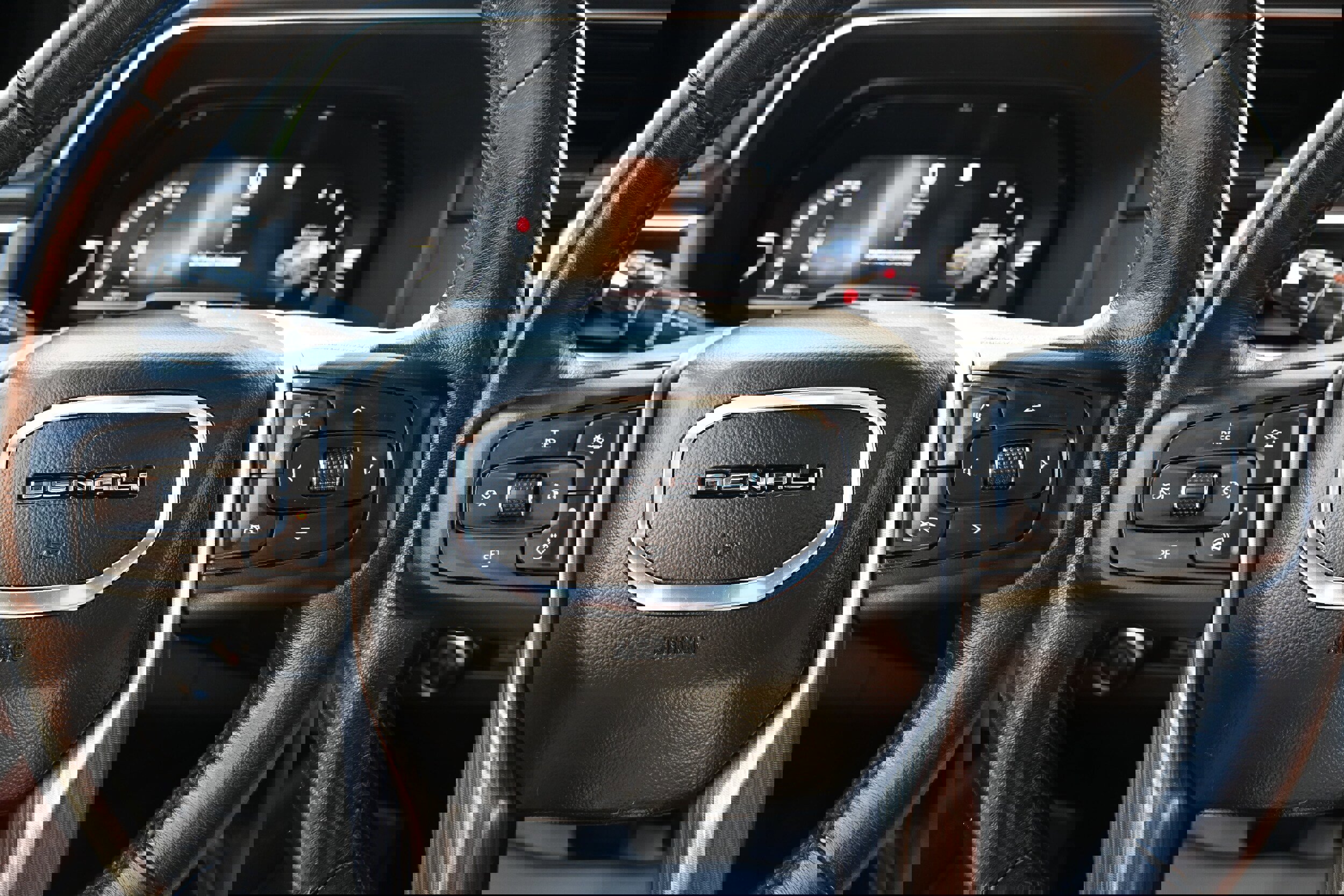 Used 2023 GMC Yukon Denali Ultimate image 20